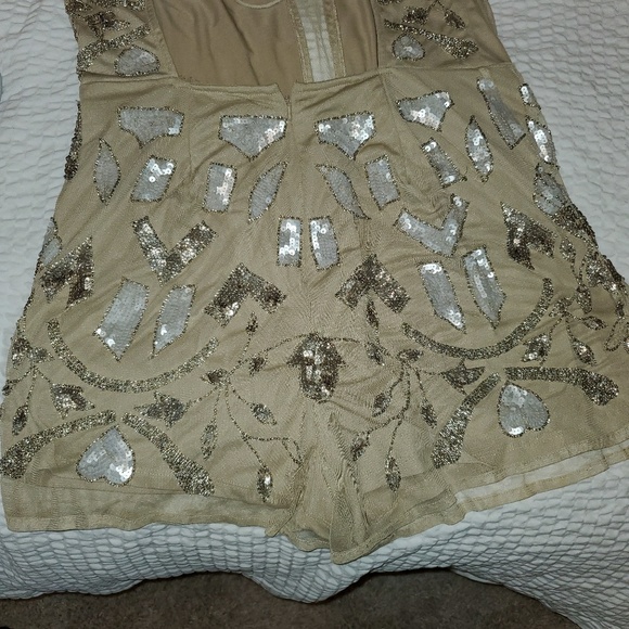 Gorgeous Short Romper - Picture 2 of 5